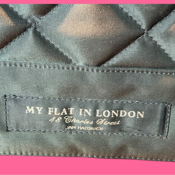 ABFAB "MY FLAT IN LONDON" BLACK QUILTED NYLON MESSENGER BAG (VGUC) - Picture 2 of 15